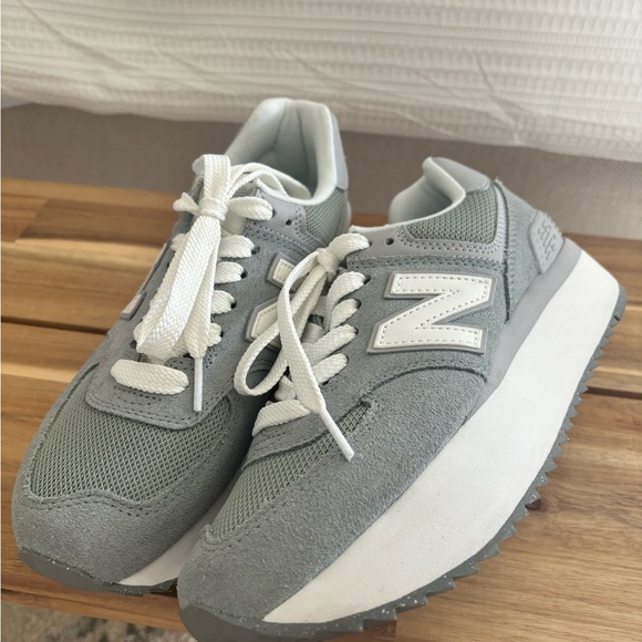 New Balance 574+ Sneaker Worn Once - Picture 3 of 5